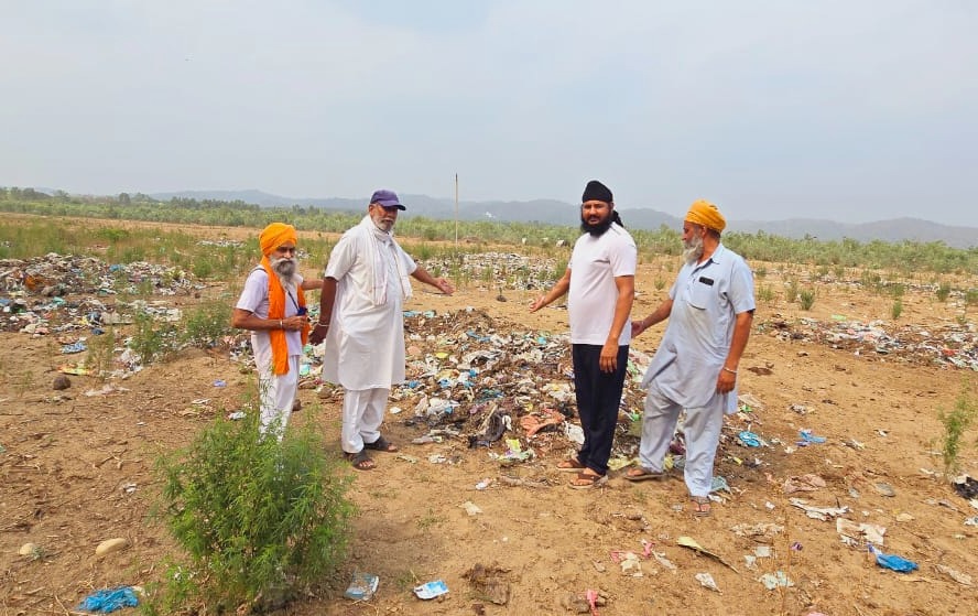 Strict action should be taken against those who put heaps of plastic envelopes in the fields of Bhatpur Naths: Mattu